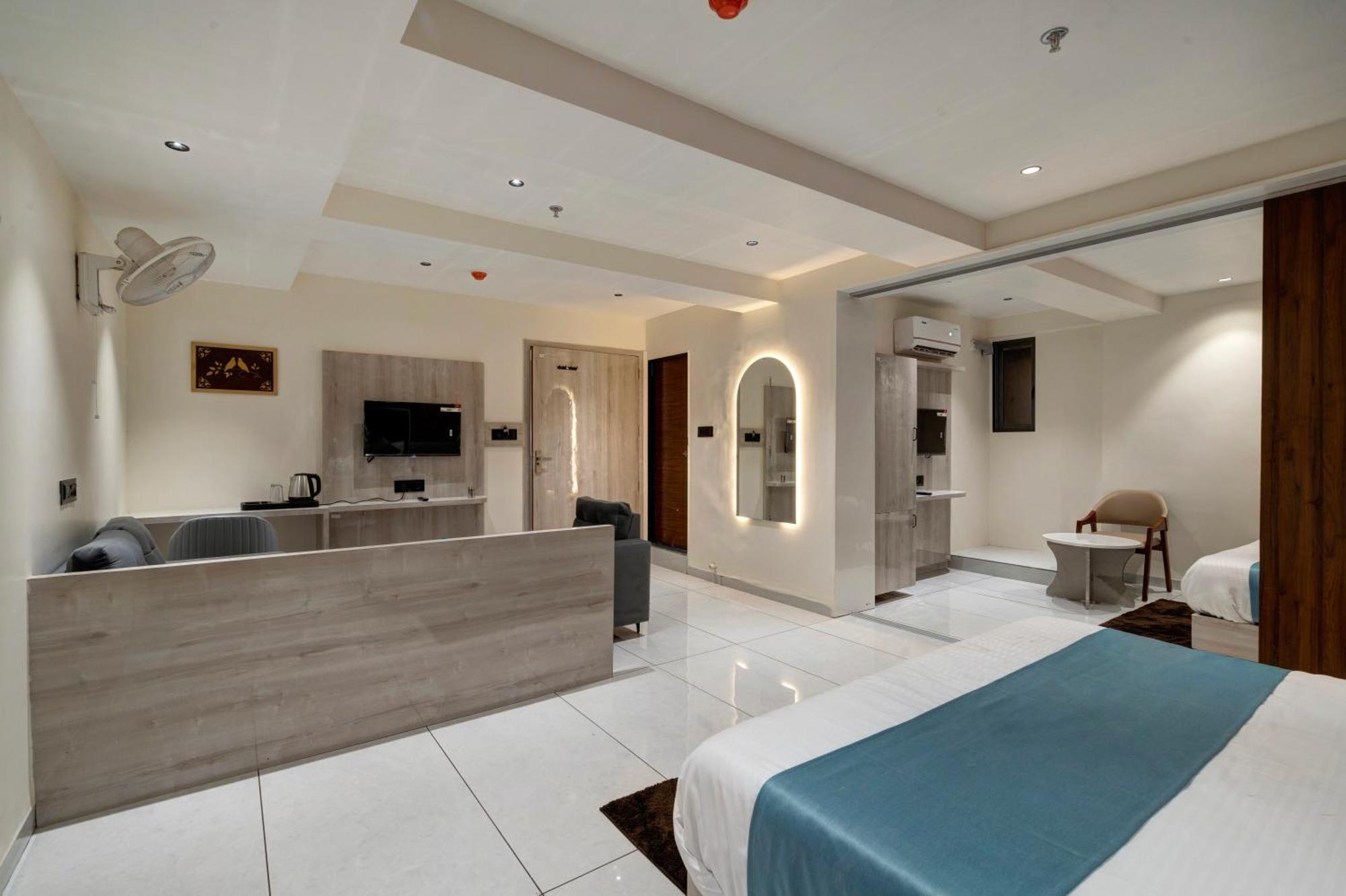 Hotel Shrimad Villa Gandhinagar Esterno foto
