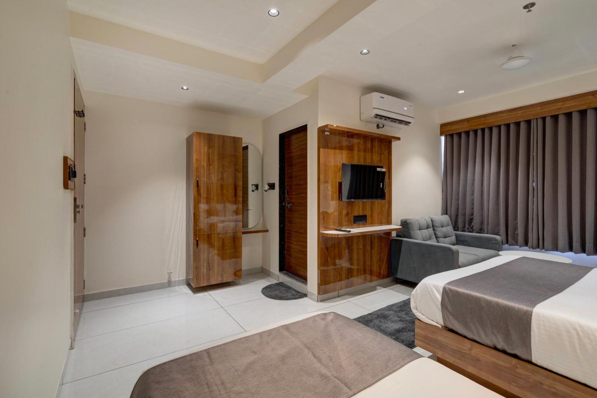 Hotel Shrimad Villa Gandhinagar Esterno foto