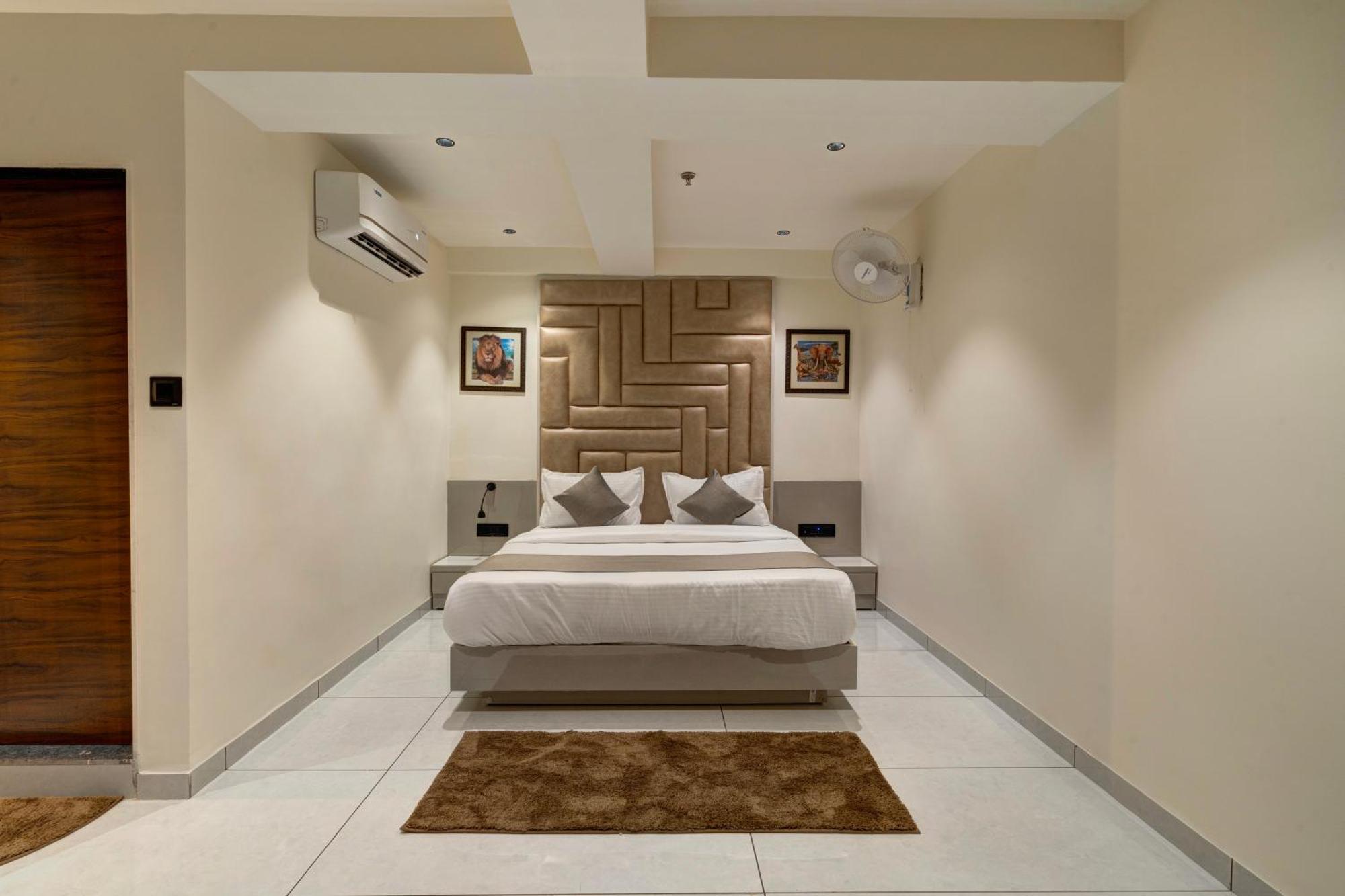 Hotel Shrimad Villa Gandhinagar Esterno foto