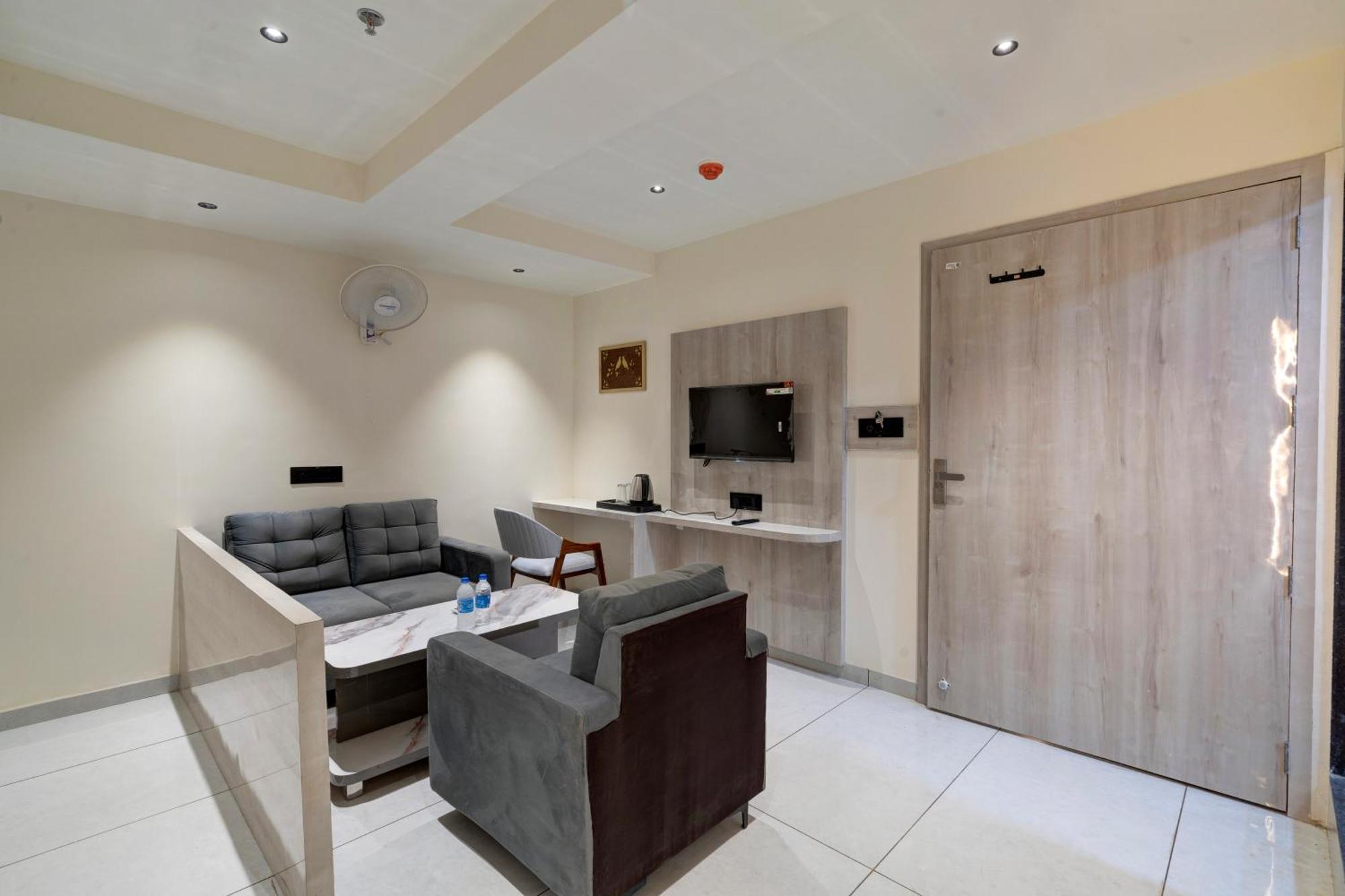 Hotel Shrimad Villa Gandhinagar Esterno foto