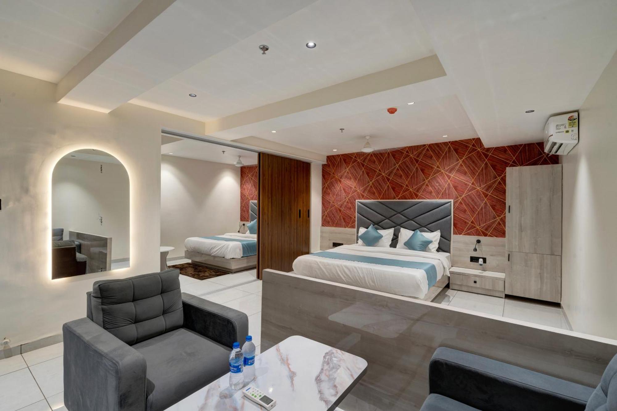 Hotel Shrimad Villa Gandhinagar Esterno foto