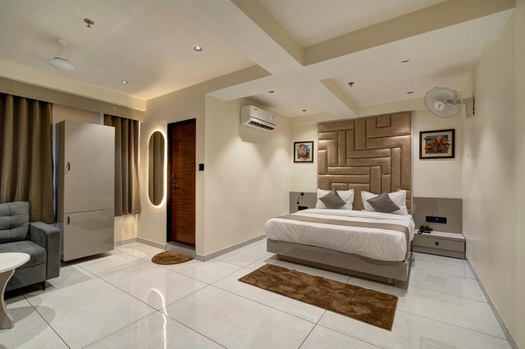 Hotel Shrimad Villa Gandhinagar Esterno foto