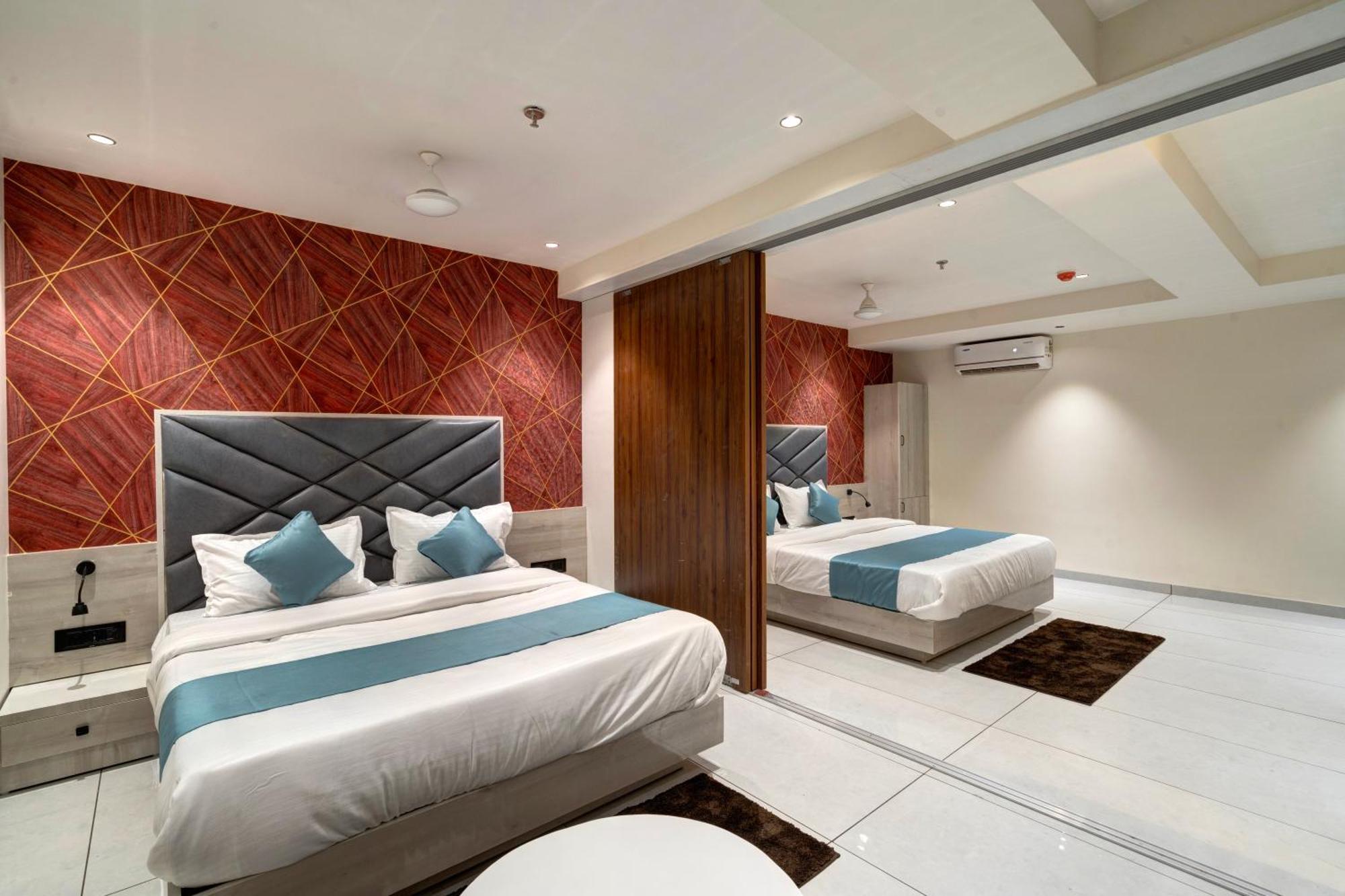 Hotel Shrimad Villa Gandhinagar Esterno foto