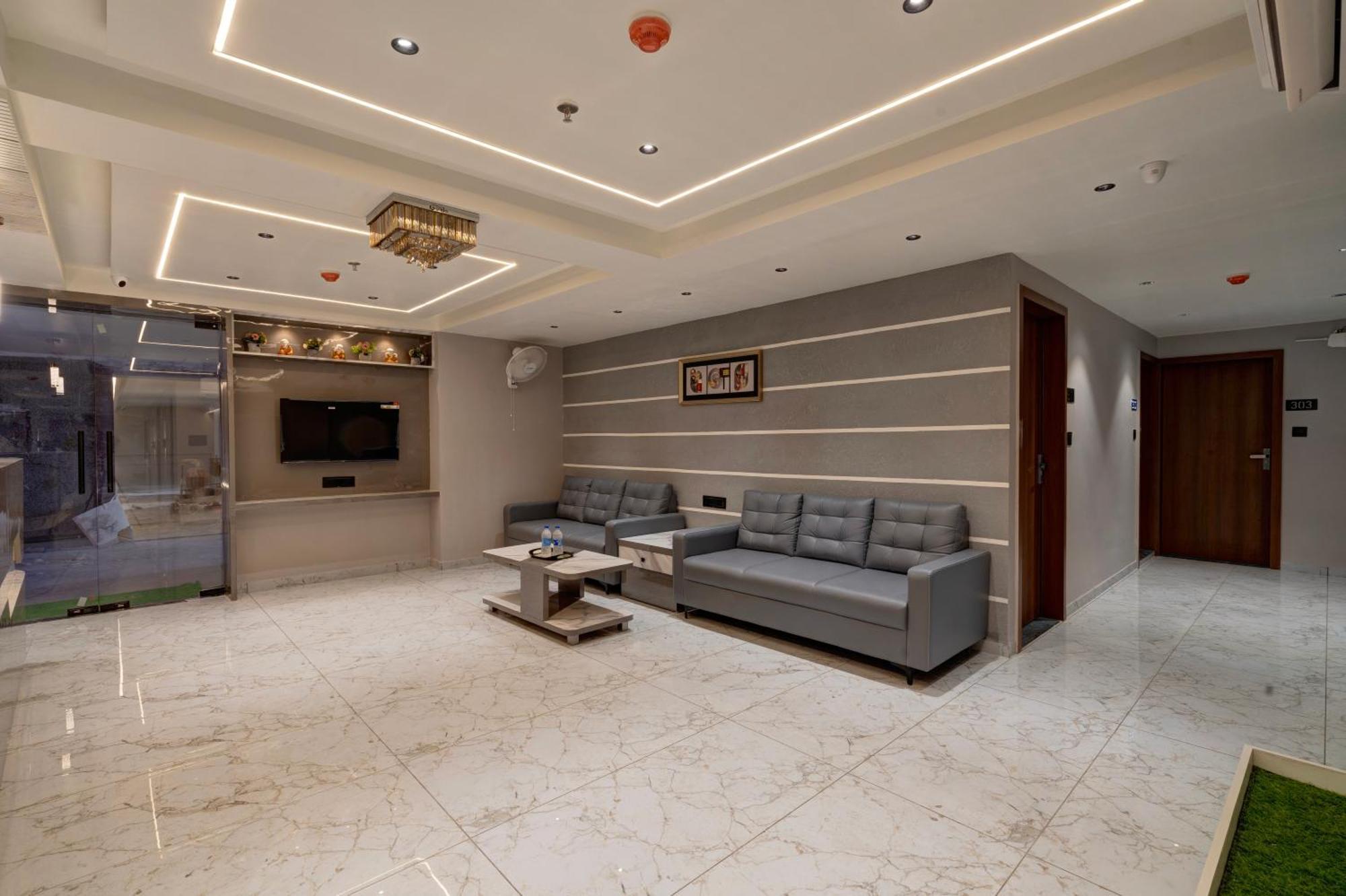 Hotel Shrimad Villa Gandhinagar Esterno foto